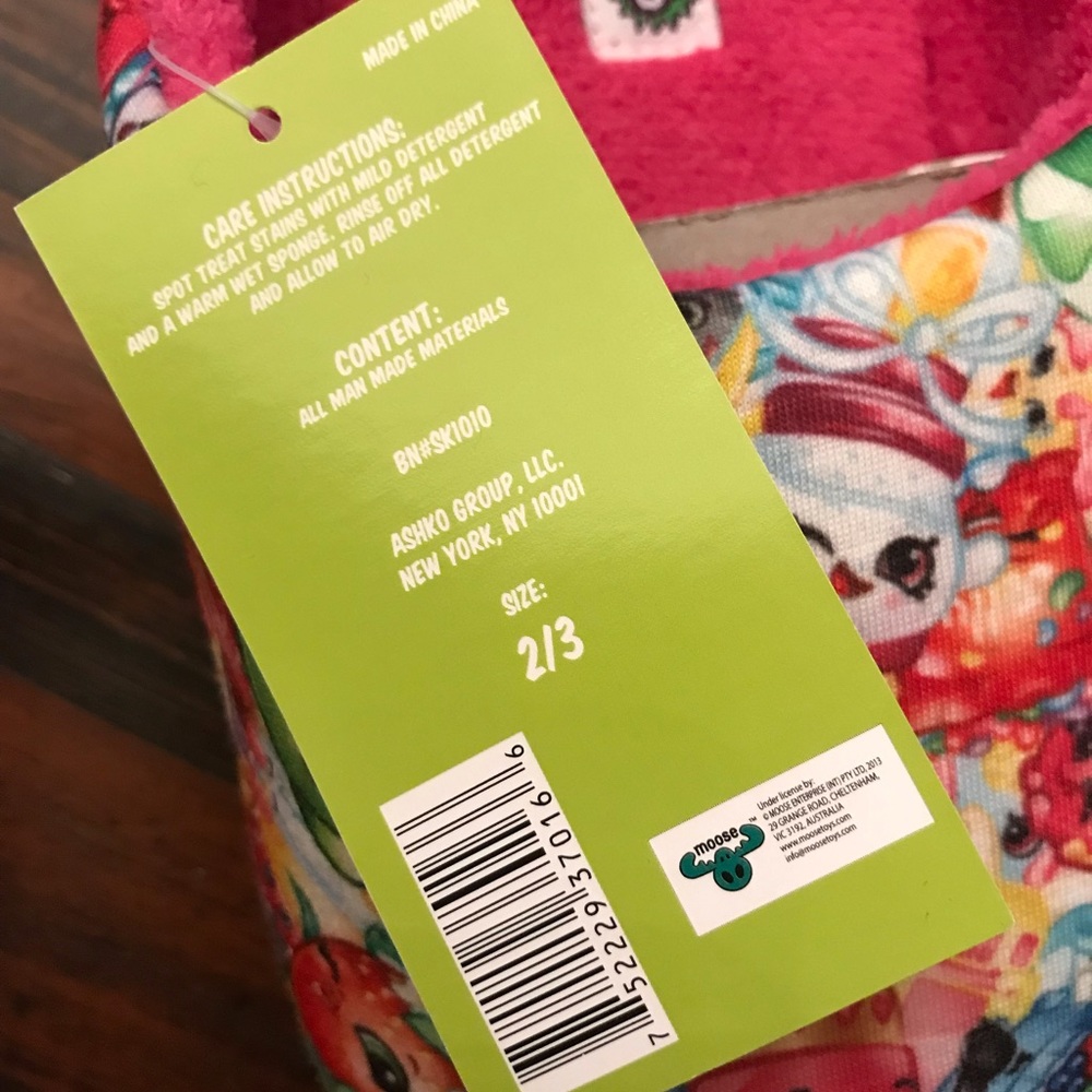 NWT Shopkins Slippers Size 2/3 - Picture 2 of 4